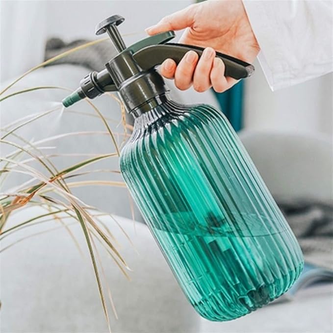 2L Pressurized Plastic Garden Sprayer For Plant Watering Tools