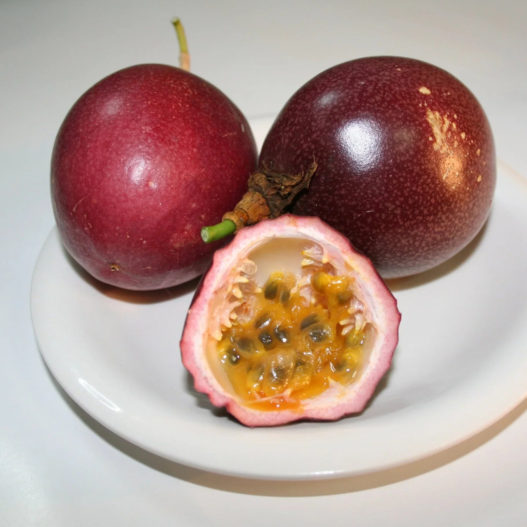 Passiflora Incarnata Seeds For Planting: Grow Lush Dark Red Exotic Fruits!