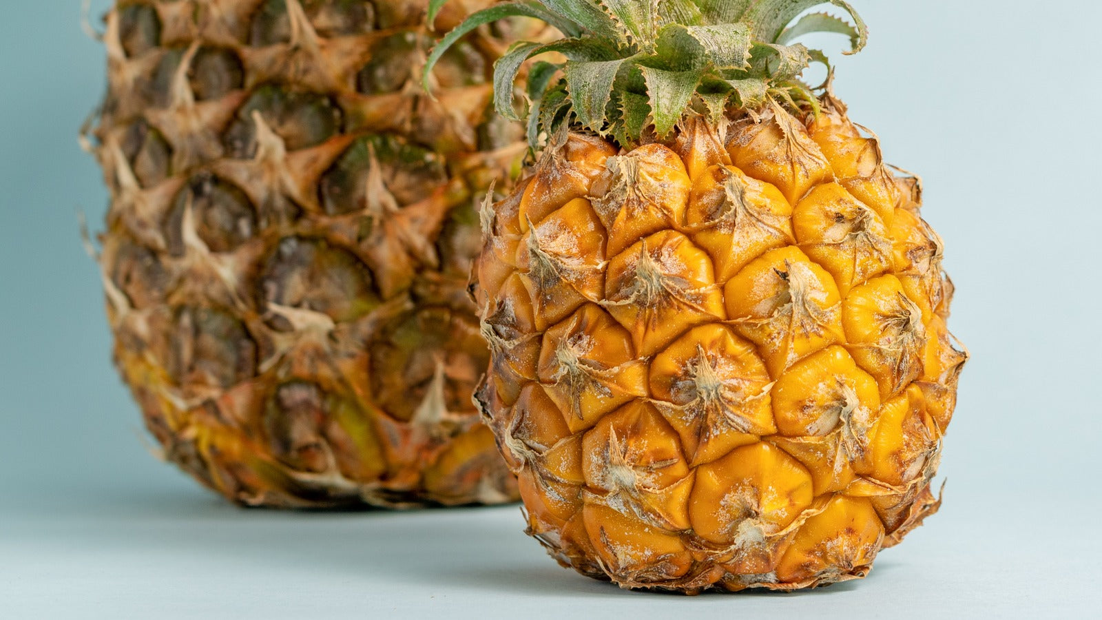 Orange pineapple seeds for planting tropical fruit at home